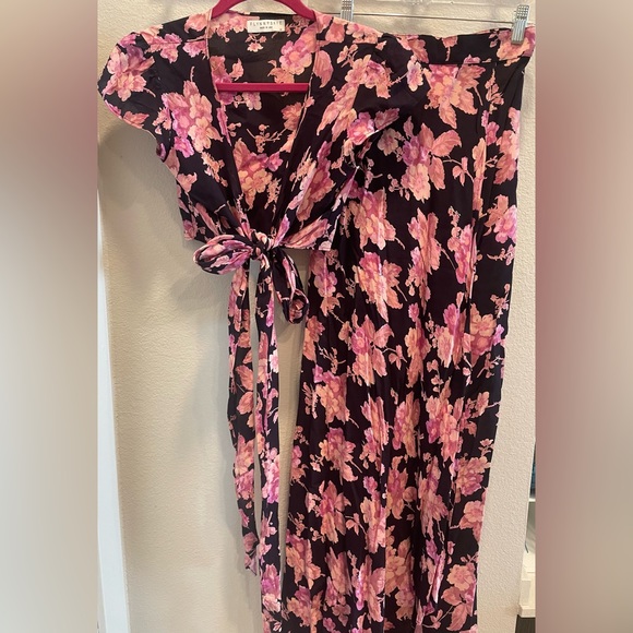 Flynn Skye wrap it up Top & Skirt Set XS - Picture 12 of 17